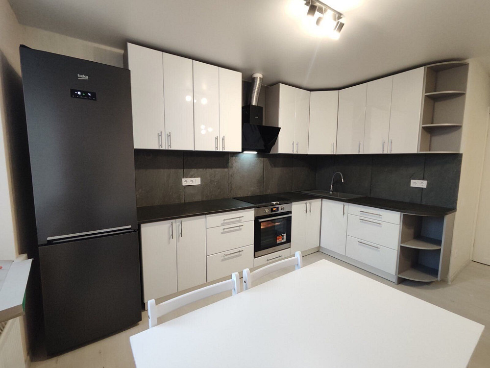 2 роздільні кімнати + кухня-студія Київ - зображення 1