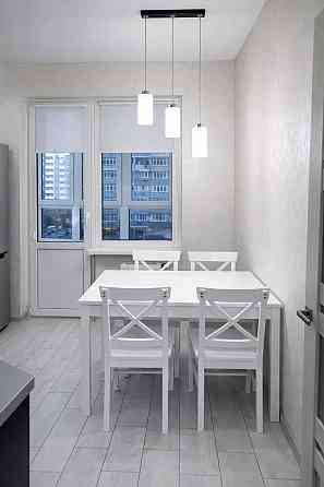 Продаж 1 кім квартири Позняки Русової 7 Дарницький біля озер Киев