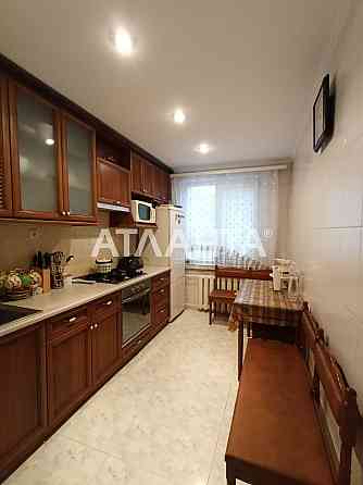 3-х кімнатна, 1 поверх, Майдан Чернівці