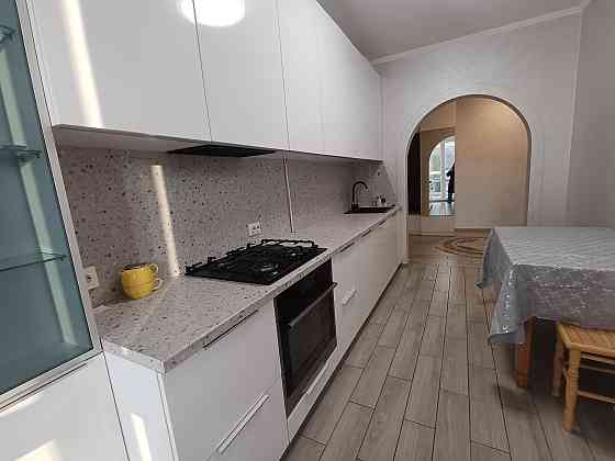 Оренда 2-ох новобудови,  вул. Рівненська Chernivtsi