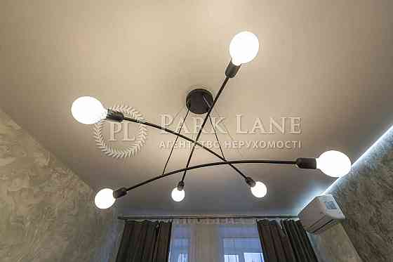 Продам 2к новий ремонт сталінка Печерськ Коновальця Євгена (Щорса) 18 Киев