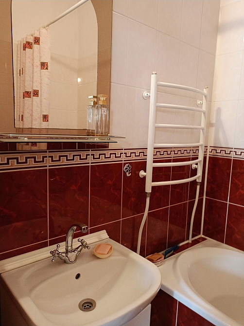 Здам в Центрі Вінниц біля міськради і 2 кімнатну 15000 + комуналка Vinnytsia - photo 1