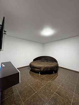 Продам двохкімнатну квартиру в самому центрі міста Чернівці