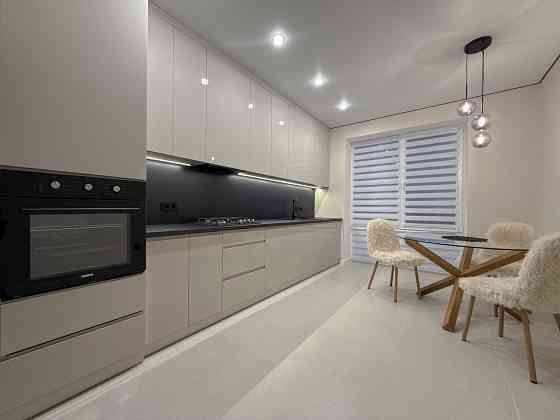 Продам 1-кімнатну  укомплектовану квартиру в районі Щасливе! Rivne