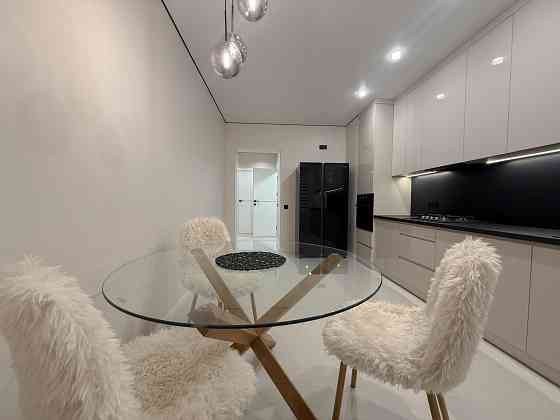 Продам 1-кімнатну  укомплектовану квартиру в районі Щасливе! Rivne