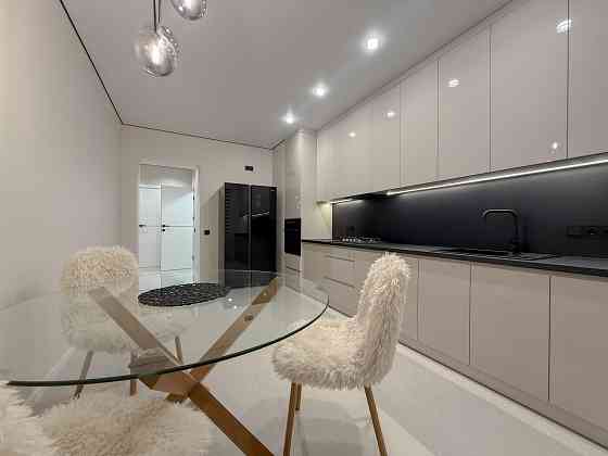 Продам 1-кімнатну  укомплектовану квартиру в районі Щасливе! Rivne