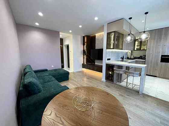 Продаж укомплектованої 2 кім. квартири в ЖК Липки з виглядом на озеро! Іvano-Frankivsk