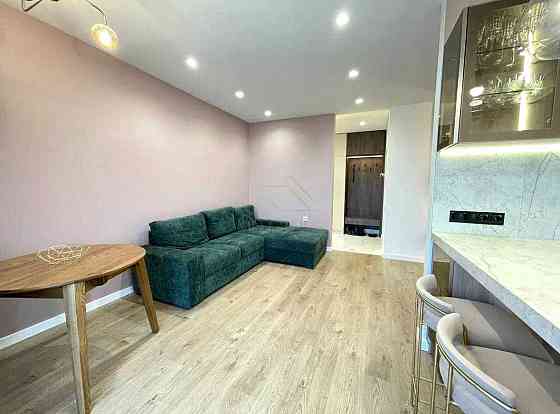 Продаж укомплектованої 2 кім. квартири в ЖК Липки з виглядом на озеро! Іvano-Frankivsk