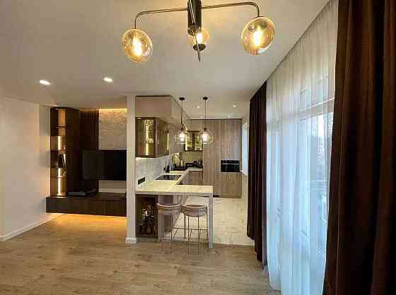 Продаж укомплектованої 2 кім. квартири в ЖК Липки з виглядом на озеро! Іvano-Frankivsk