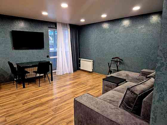 СДАМ 2к (кухня студия+1к) ул. Владимира  Антоновича 4.  25000 грн Дніпро