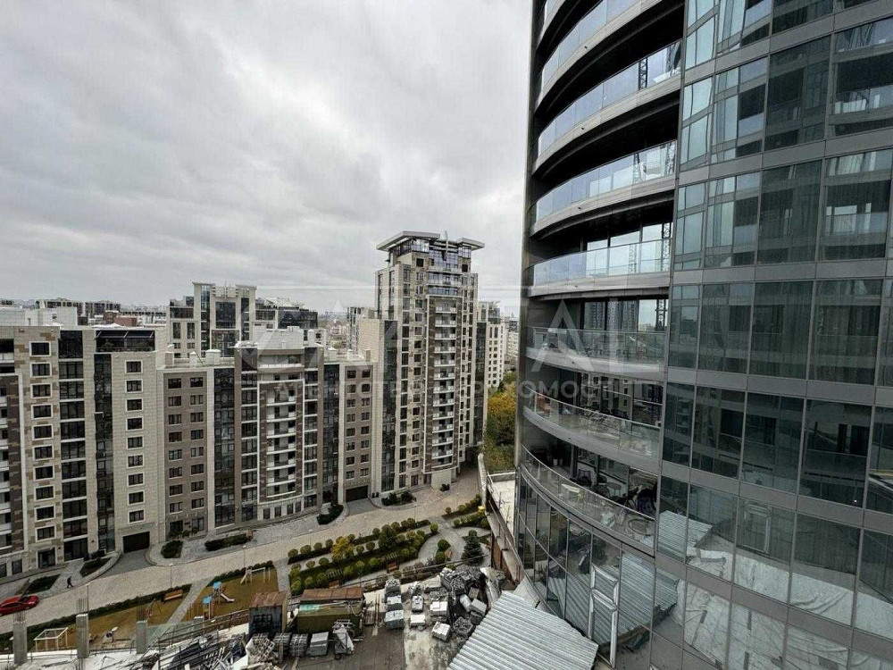 Центр. Преміум ЖК Taryan Towers. Терраса, вид на басейн Киев - изображение 4