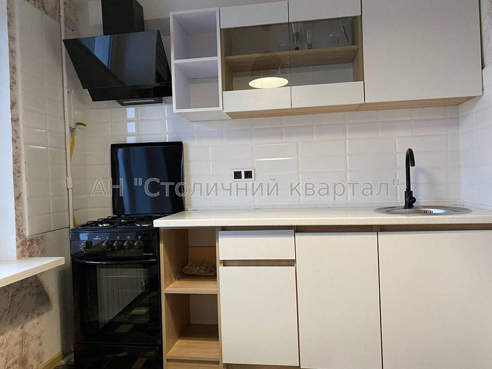 Куренівка вулиця Петропавлівська 6 Киев - изображение 1