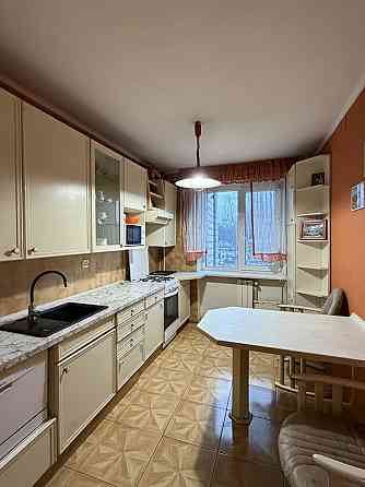 Затишна 3-кімнатна з ремонтом навпроти Вектору Трускавец