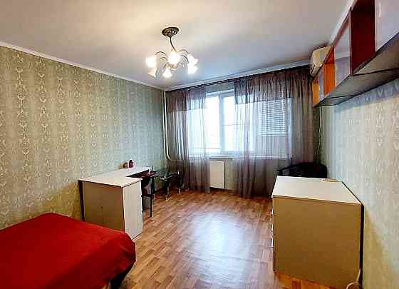 Актуальна! Метро Мінська - 5 хвилин пішки Киев