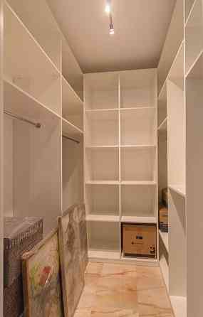 Печерськ , Новопечерськи ліпки , вул . А.Верхогляда 20 Киев