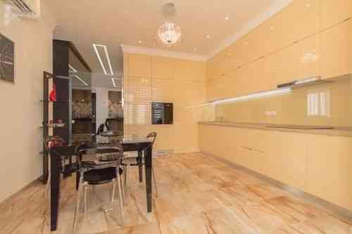 Печерськ , Новопечерськи ліпки , вул . А.Верхогляда 20 Киев