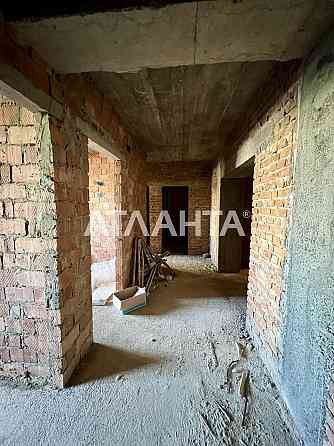 3  кімн, 1 поверх в районі ТЦ Депот Чернівці