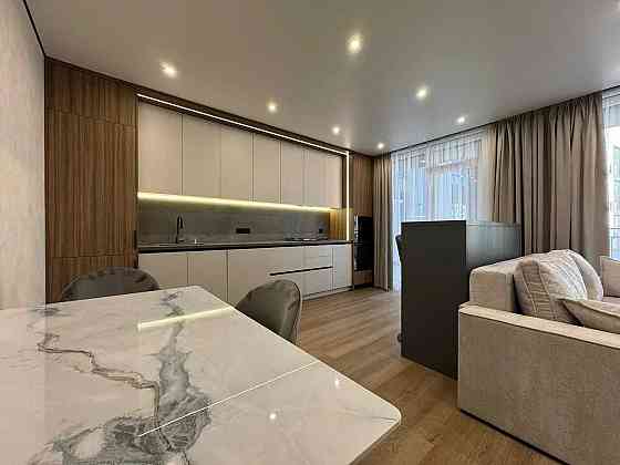 Двокімнатна з стильним ремонтом біля річки Івано-Франківськ