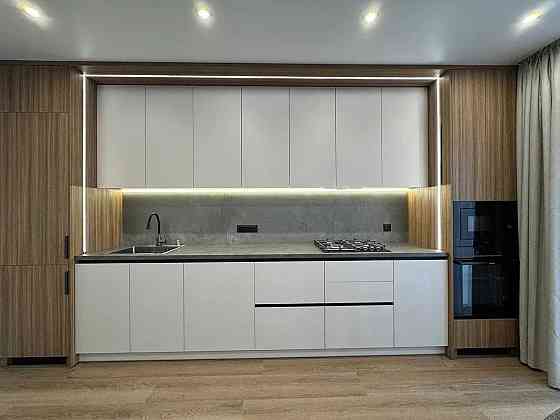 Двокімнатна з стильним ремонтом біля річки Івано-Франківськ