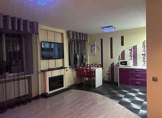 Оренда 3 кімнатної квартири Виставка Khmelnytskyi