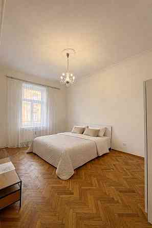 Оренда просторої квартири по вул. Героїв УПА. Кухня-студія + спальня. Lviv