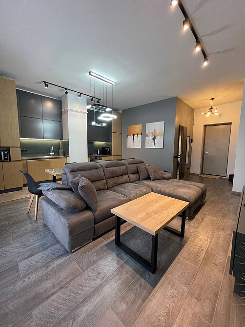 Оренда 1к кв з терасою ЖК Forum Apartments вул Під Дубом Центр Львів - зображення 1