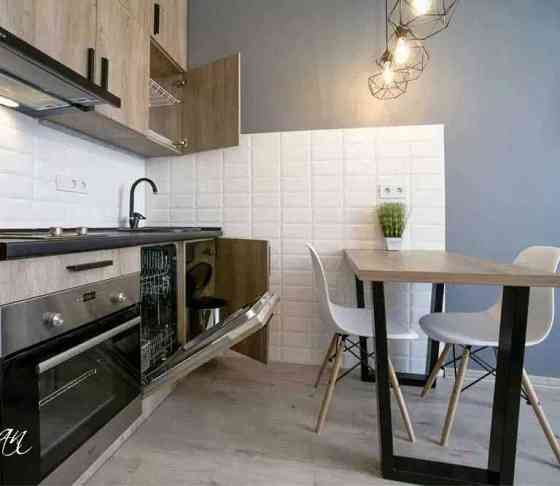 Здається квартира-студія на проспекті Соборності Київ