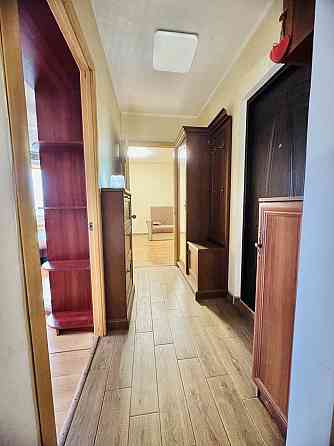 Продам 2 кімнатну квартиру Космонавтів Артем Кривой Рог