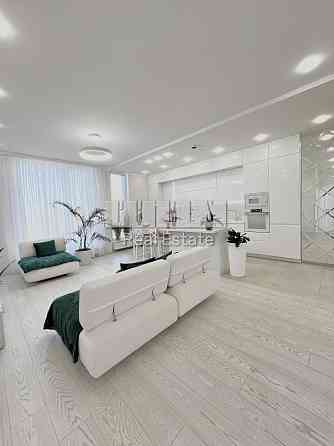 Продаж 3-к квартири з якісним ремонтом у світлих тонах Дегтярівська 17 Kyiv