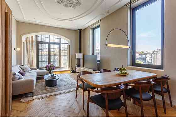 Інститутська 13А — унікальна квартира з каміном, без комісії Липки Київ