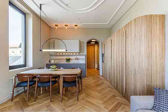 Інститутська 13А — унікальна квартира з каміном, без комісії Липки Київ