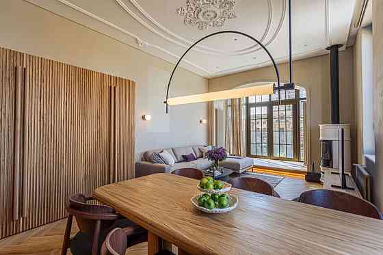 Інститутська 13А — унікальна квартира з каміном, без комісії Липки Київ