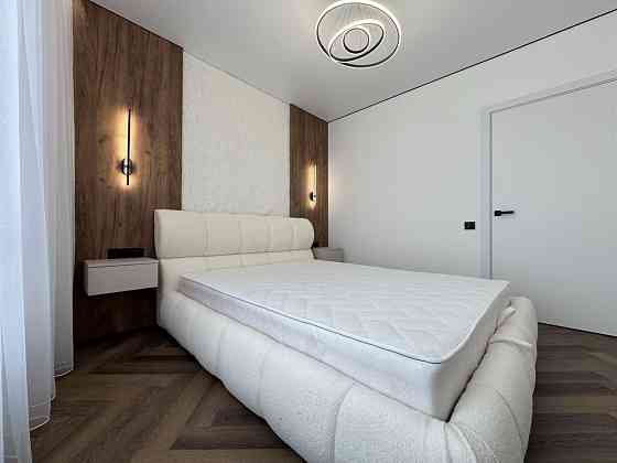 Видова квартира з ремонтом на міське озеро в жк бізнес класу Ивано-Франковск