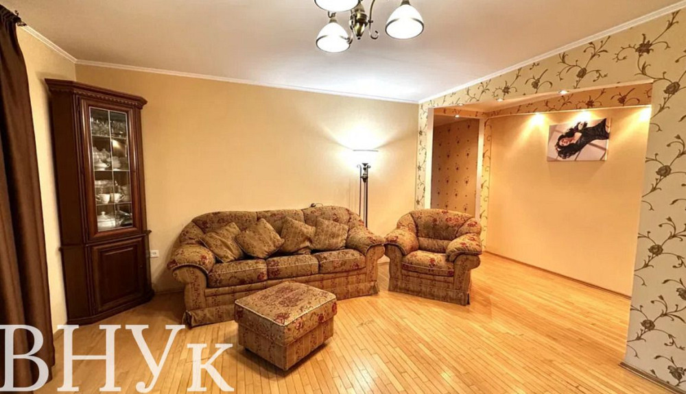 Продам 3-кімнатну квартиру вул. Конякіна Луцк - изображение 1