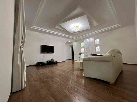 Продаю 4 к/к  в Коттедже центр Миколаїв