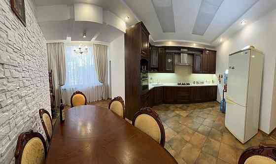 Продаю 4 к/к  в Коттедже центр Миколаїв