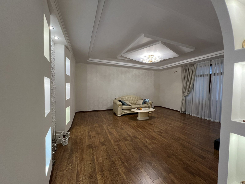 Продаю 4 к/к  в Коттедже центр Миколаїв - зображення 2