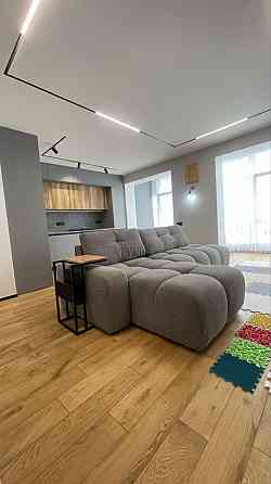 Стильна трикімнатна квартира  з ремонтом та меблями Іvano-Frankivsk