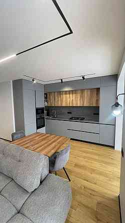 Стильна трикімнатна квартира  з ремонтом та меблями Іvano-Frankivsk