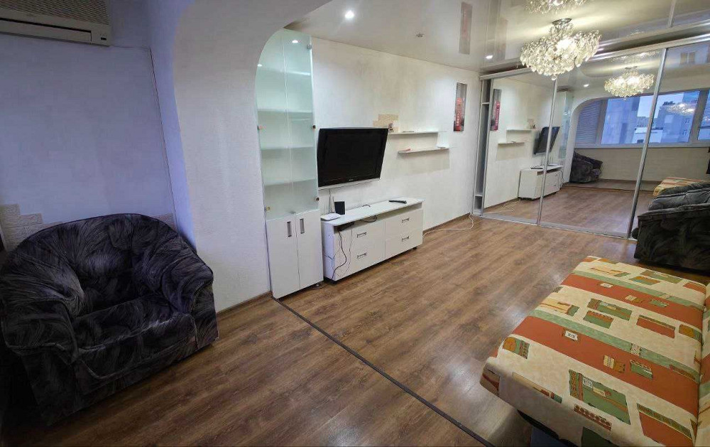 Вільна. Пимоненко, 14. Лук'янівка. 3 роздільні кімнати. Київ - зображення 1