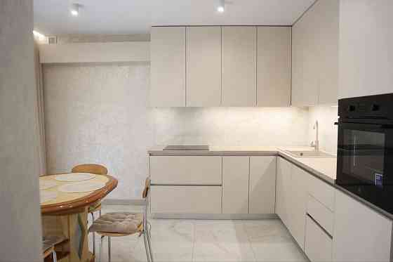 Оренда шикарної квартири з гаражем в центрі Черкассы