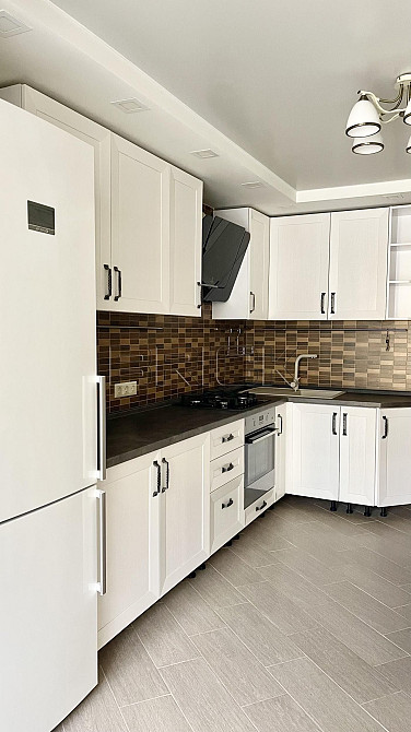 ЖЖ Щасливий Соборна 10 Б Петропавлівська Борщагівка Петропавлівська Борщагівка - зображення 1