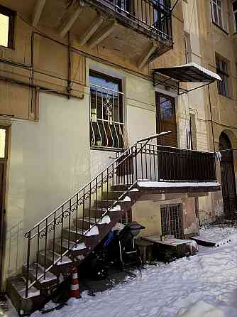 Центр Львова квартира під БІЗНЕС індивідуальний вхід з подвірʼя 34м2 Львов