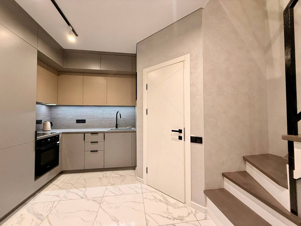 Квартира з якісним ремонтом по типу таунхауса Білогородка Білогородка (Київська обл.) - зображення 1