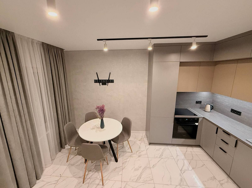 Квартира з якісним ремонтом по типу таунхауса Білогородка Білогородка (Київська обл.) - зображення 8