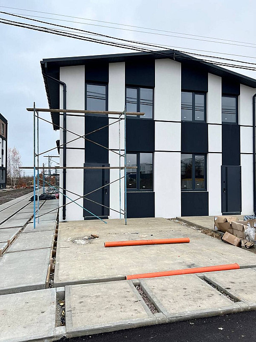 Квартира по типу таунхауса 2 поверхи + двір 12 м.кв Білогородка (Київська обл.) - зображення 1