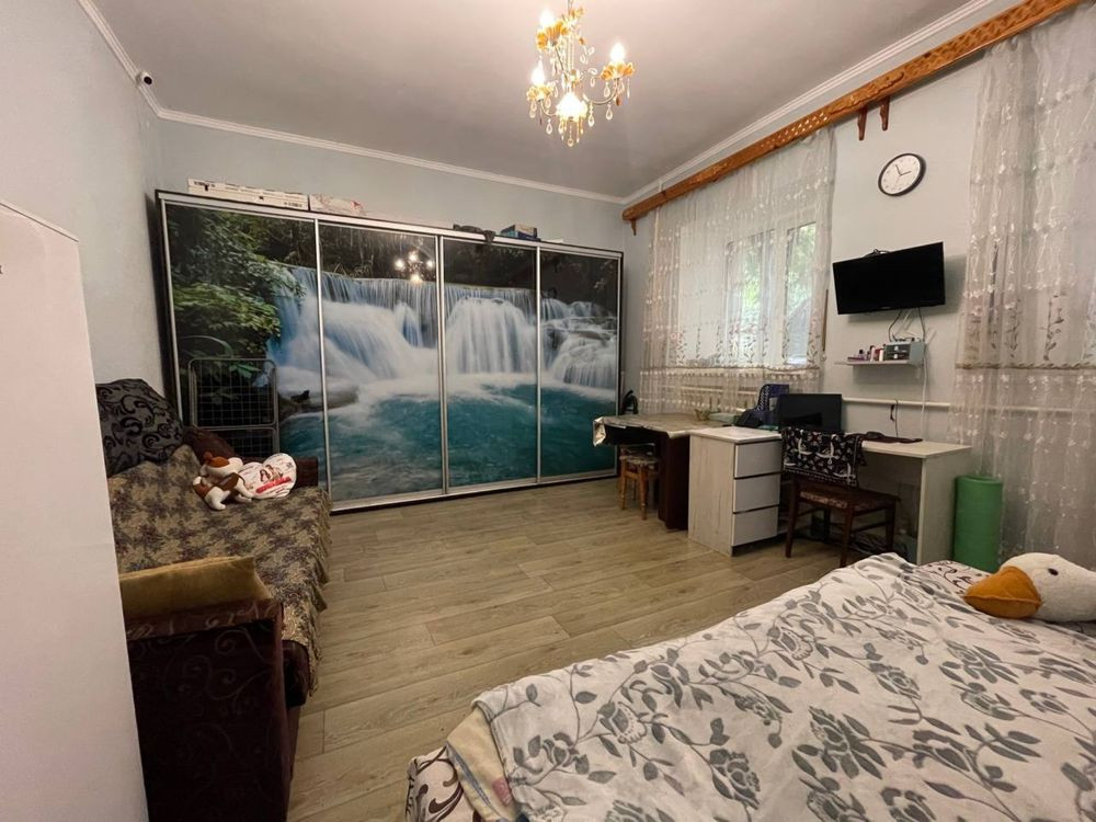 Фасадний вхід з Грушевського. Продаж півквартири в Києві Киев - изображение 5