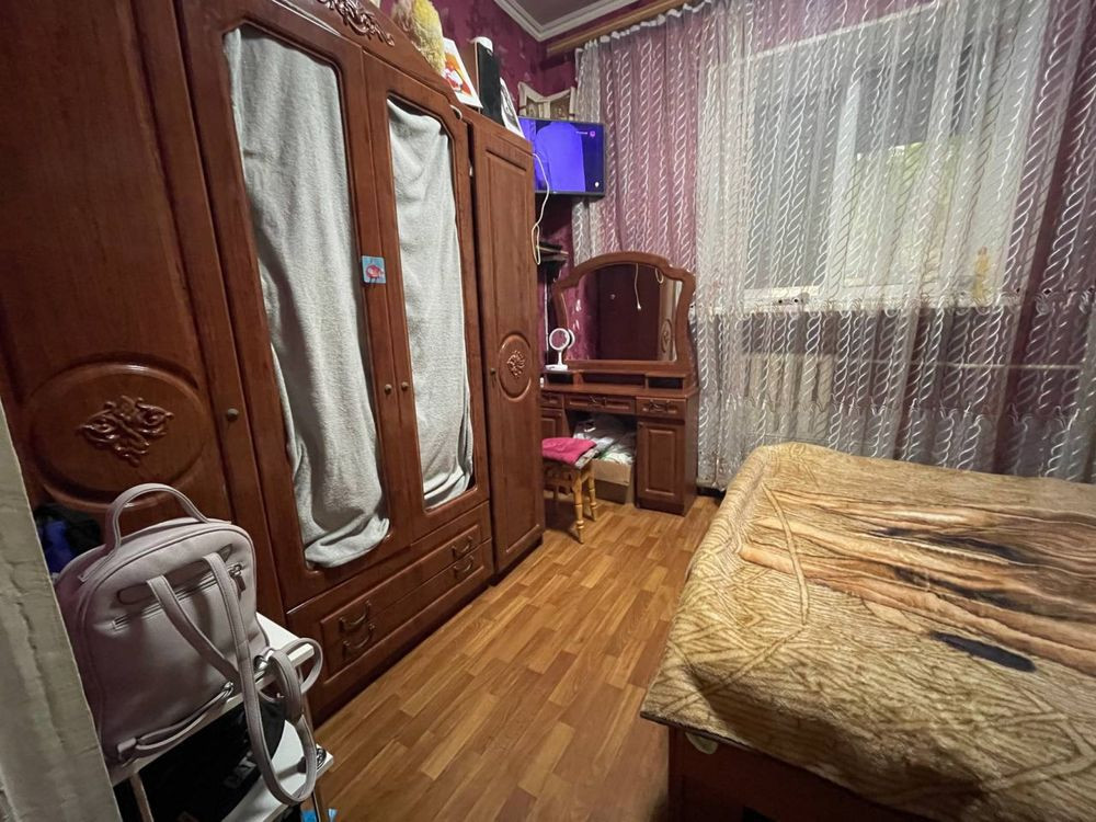 Фасадний вхід з Грушевського. Продаж півквартири в Києві Киев - изображение 3