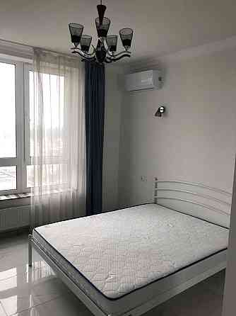 Терміново! Оренда квартири в ЖК Метрополія (метро Вирлиця) Киев