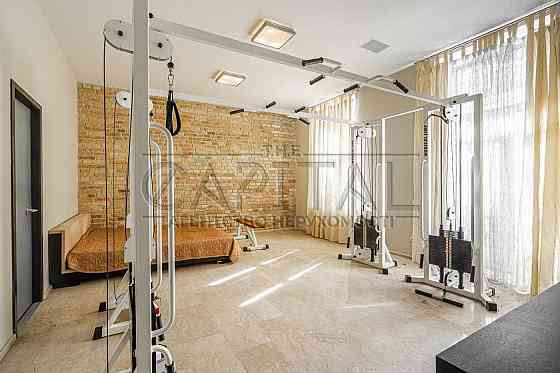 Аренда большой квартиры с паркингом ЦЕНТР Хрещатик Печерский рн Киев